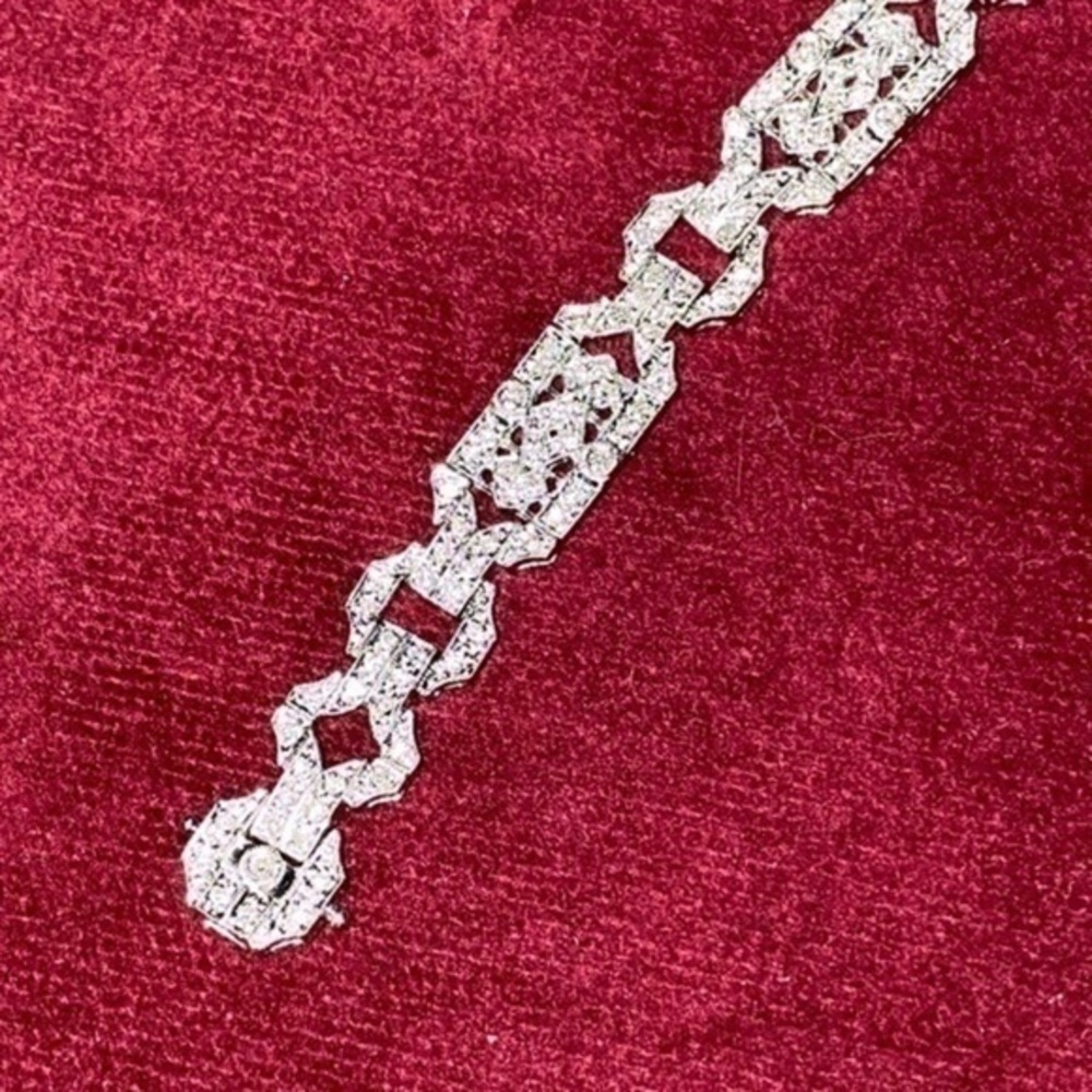 Exclusive Natural Dimond bracelet solid gold new great for the weeding, bride